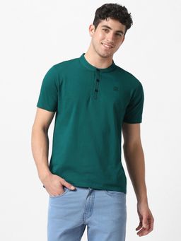 Urbano Fashion - Men Dark Green Solid Mandarin Collar Cotton T-Shirt