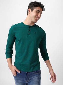 Urbano Fashion - Men Green Solid Henley Neck Cotton T-Shirt