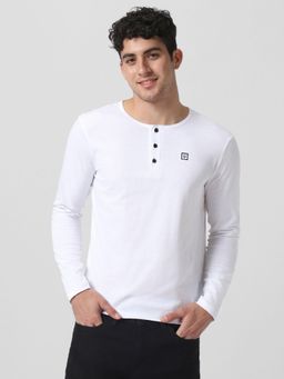 Urbano Fashion - Men White Solid Henley Neck Cotton T-Shirt