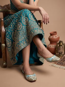 Dollphin - Women Ice-Blue Embroidered Ethnic Juttis