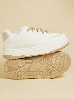 max - Women Lace Up Sneakers