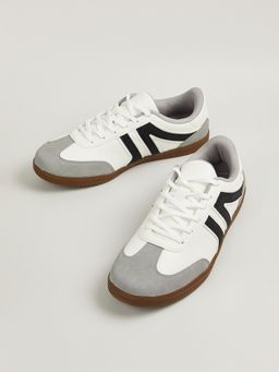 max - Men Colorblocked Sneakers
