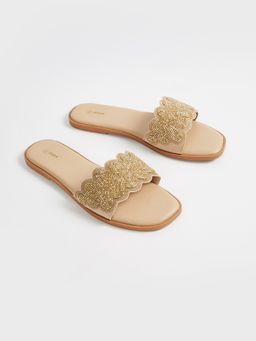 max - Women Embellished Flats