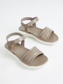 max - Women Solid Sandals
