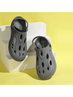 Chupps - Men Grey Gator Clogs