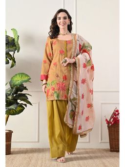 Shop Begum - Sunehri kamal Pure Crepe Kurta and Salwar with Dupatta-Brown