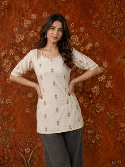 Gahan - Womens White Rayon Blend Printed Straight Kurti
