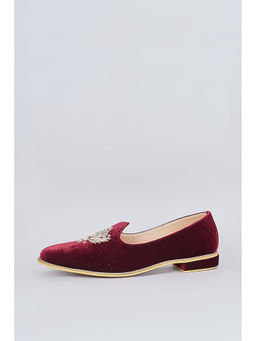 RNG Safawala - Ruby Red Crown Velvel Juttis