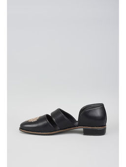 RNG Safawala - Coal Black Crown Cummerband Peshawaris Juttis