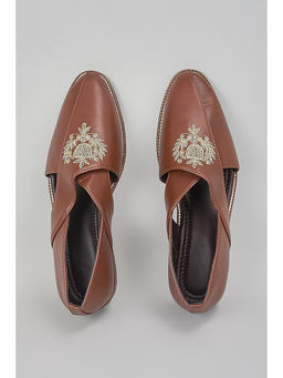 RNG Safawala - Brown Embroidered Peshawaris Juttis