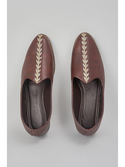 RNG Safawala - Brown Embroidered Juttis