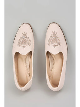 RNG Safawala - Blush Pink Embroidered Juttis