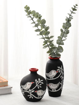 VarEesha - Black Chiraiya Bird Terracotta Long Vases (Pack of 2)
