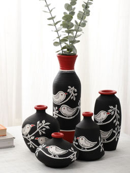 VarEesha - Chiraiya White Bird Black Terracotta Pots (Pack of 5)