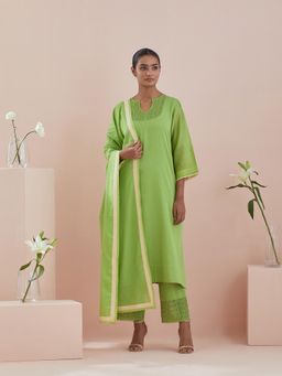 Vinusto - Green A Line Kurta with Pants and Dupatta (Set of 3)