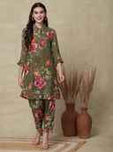 Olive color option, Sold out, Currently selected