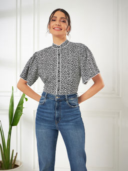 Kibo - Women's Floral Lace Detail Button Down Shirt