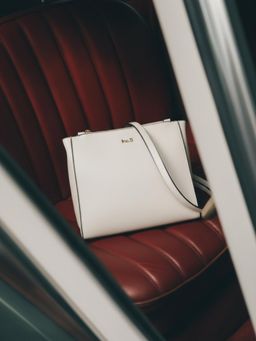 Inc.5 - Womens White Handbag with Detachable Strap