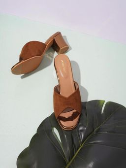 KNEETOES - Women Classic Charm Brown Block Heels