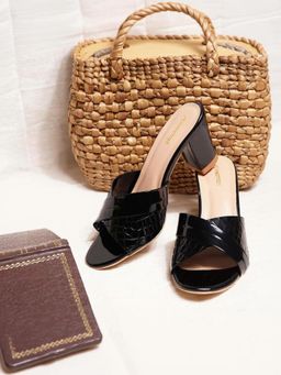KNEETOES - Women Black Textured Block Heels