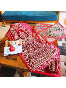 TheYUGO - Zari Embroidered Table Runner & Mat- Mahmil (6 Seater)