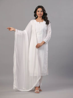Amchoor - Offwhite Georgette Embroidered Kurta Pant & Dupatta (Set of 3)