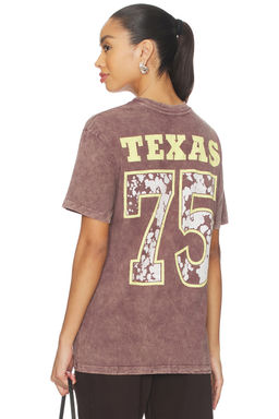 DAYDREAMER - Willie Nelson Red Headed Stranger Weekend Tee