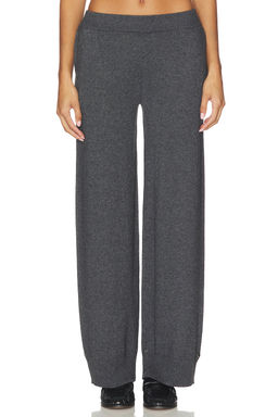 Geel - Celina Pant