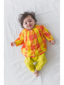 TIBER TABER - Girl Chirpy Checks Jhabla & Pant-Yellow (Set of 2)