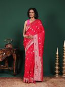 Red color option, Sold out, Currently selected