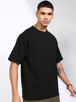 HIGHLANDER - Men Black Solid T-Shirt