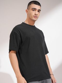 HIGHLANDER - Men Black Textured T-Shirt