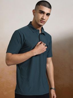 HIGHLANDER - Men Green Textured Polo T-Shirt