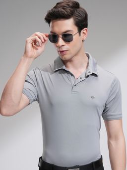 HIGHLANDER - Men Grey Solid Polo T-Shirt