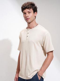 HIGHLANDER - Men Cream Textured T-Shirt