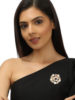 Accessher - Rose Gold Plated Pearl & Rhinestone Studded Floral Wreath Brooch