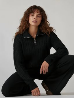 Styli - Women Black Oversized Fit Regular Length Chunky Cable Knit Half Zip Sweater