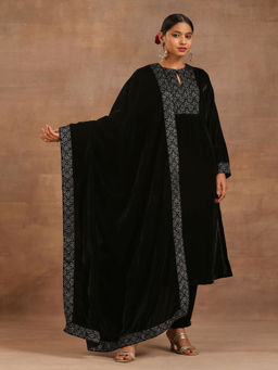 trueBrowns - Black Velvet Embroidered Dupatta