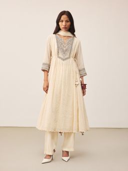 Ritu Kumar - Off White Akshara Kurta with Pant and Dupatta