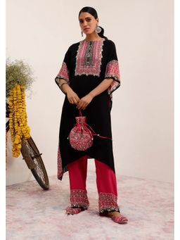 SURKH SYAHI - Salma Sitara Black Crepe Embellished Kaftan with Slip with Pant and Potli