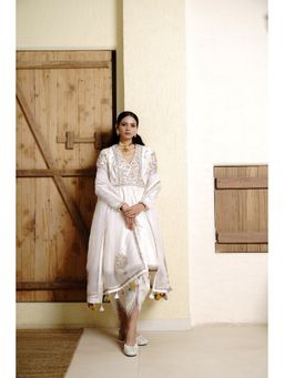 WABI SABI by Anshum-Ritesh - Udaipur Inlay Ivory Agrakha Kurta with Dhoti and Dupatta