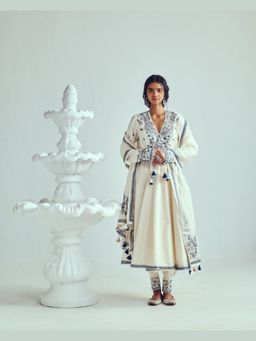 WABI SABI by Anshum-Ritesh - Boteh-Jegheh Ivory Agrakha Kurta with Pant and Dupatta