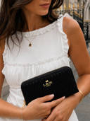 Black color option, Currently selected
