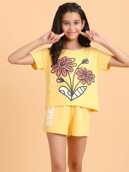 Ninos Dreams - Girls Yellow 2 Flower Print T-shirt with Shorts (Set of 2)