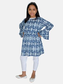 KiddoPanti - Girls Flared Sleeve Kurta & Solid Capri Legging - Blue