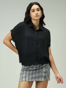 Outzidr - Black CrepeSolid Flowy Vacay Shirt