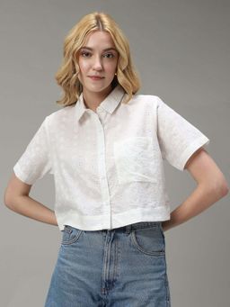 Outzidr - White Cotton Cropped Schifley Vacay Shirt