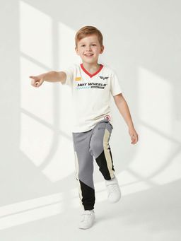 max - Boys Off White Hot Wheels Typography Printed T-shirt