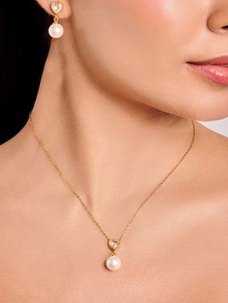 ELRA - 18K Gold Plated Heart Pearl Necklace Stainless Steel Waterproof and Anti-Tarnish