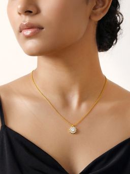 GIVA - Silver Golden Florentia Pendant with Link Chain